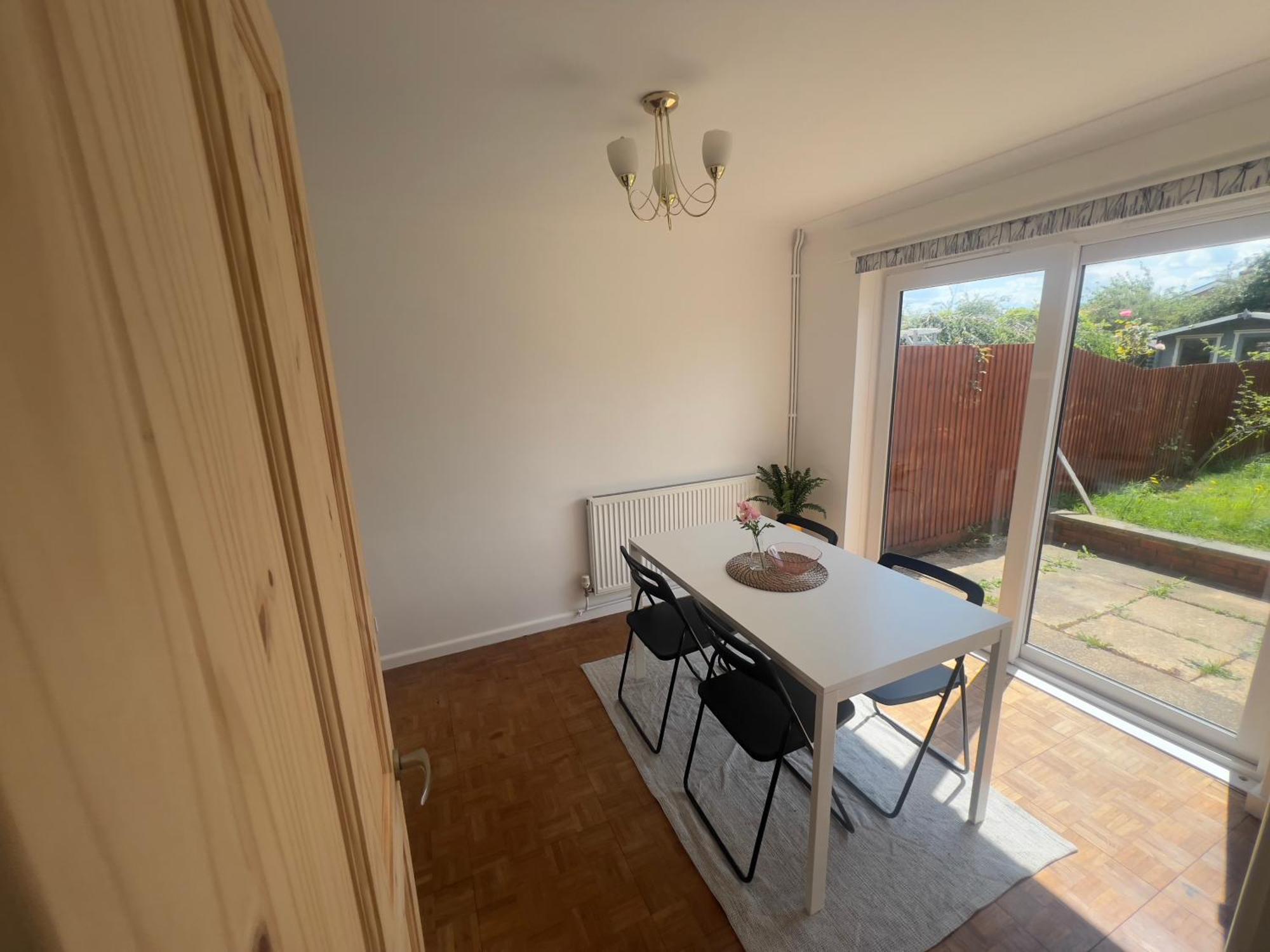 Charming 3-Bed House In Leighton Buzzard Villa Exterior photo
